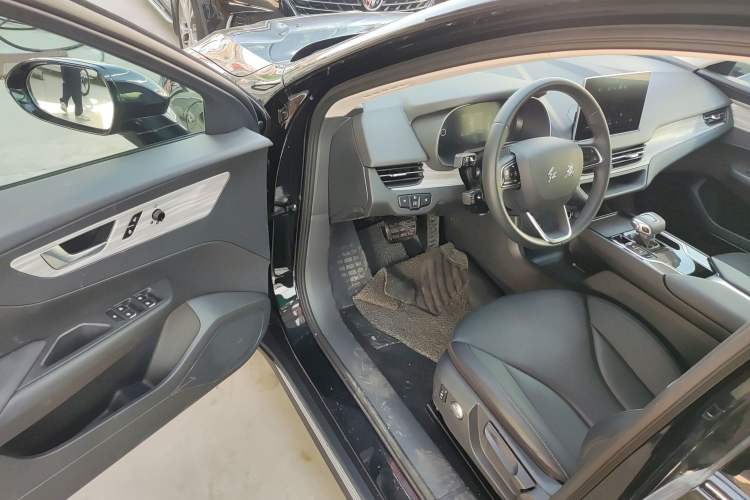 Used Hongqi E-QM5 2024 500km Range Edition Driver Seat