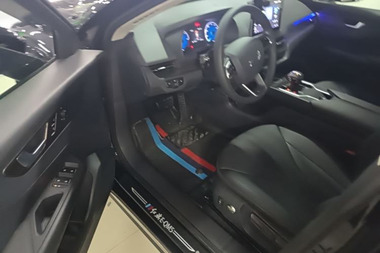 Used Hongqi E-QM5 2024 450km Range Commuter Version Driver Seat