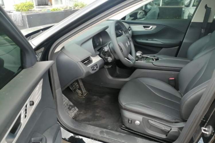 Used Hongqi E-QM5 2024 610 km PLUS Driver Seat