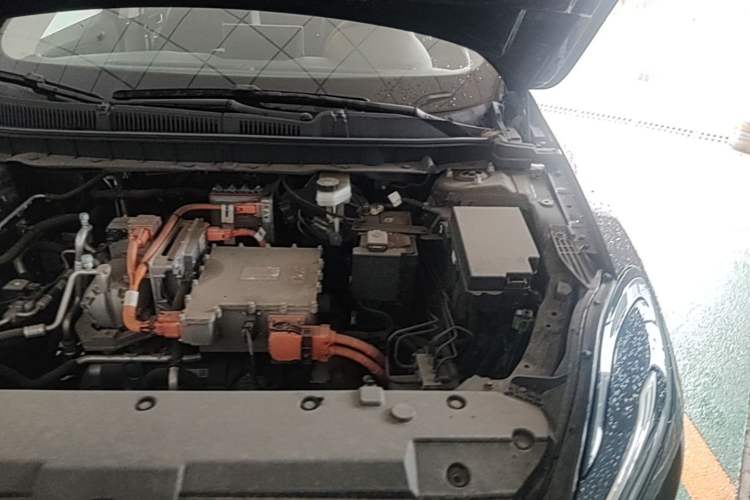 Used Hongqi E-QM5 2024 450km Range Commuter Version Engine Bay Left