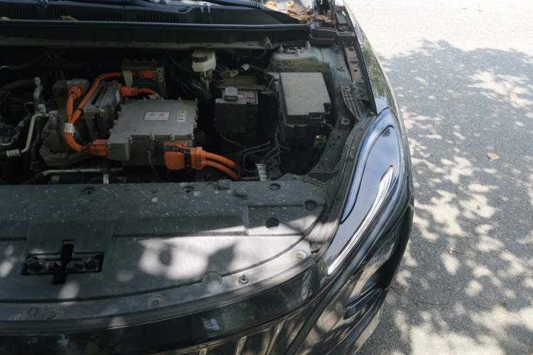 Used Hongqi E-QM5 2024 450km Range Commuter Version Engine Bay Left