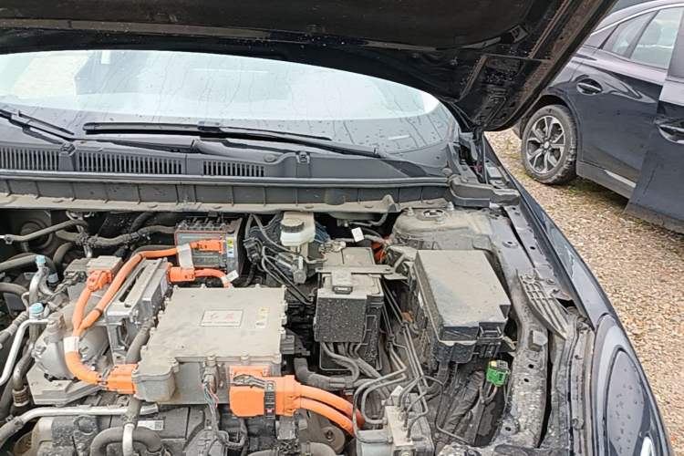 Used Hongqi E-QM5 2024 500km Range Edition Engine Bay Left