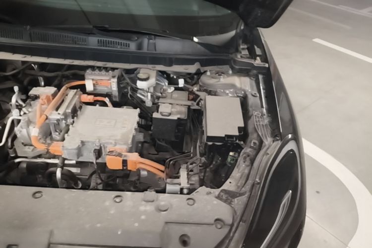 Used Hongqi E-QM5 2024 450km Range Commuter Version Engine Bay Left