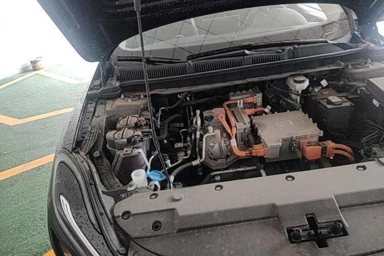 Used Hongqi E-QM5 2024 450km Range Commuter Version Engine Bay Right