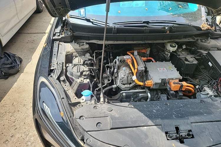 Used Hongqi E-QM5 2024 500km Range Edition Engine Bay Right