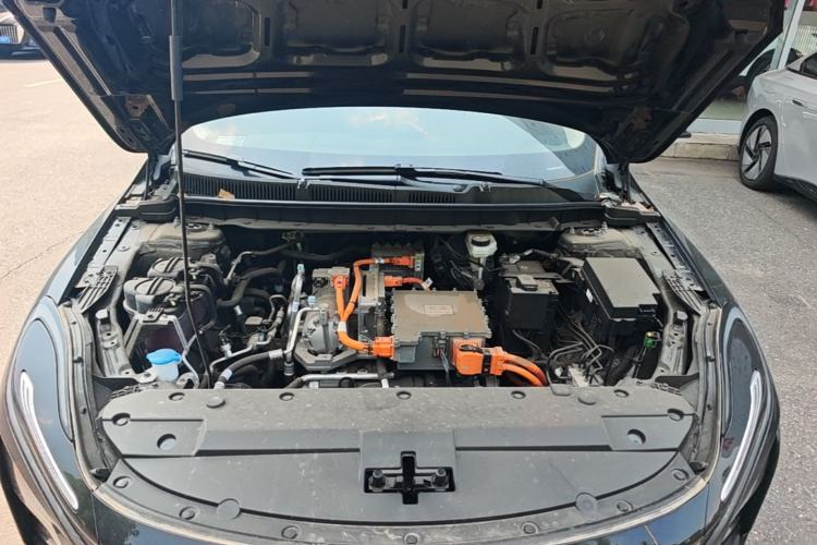 Used Hongqi E-QM5 2024 450km Range Commuter Version Engine Bay