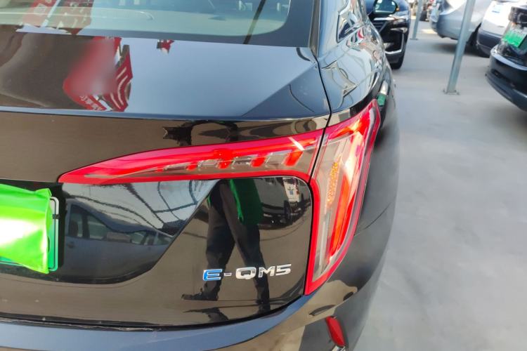 Used Hongqi E-QM5 2024 500km Range Edition Exterior 3