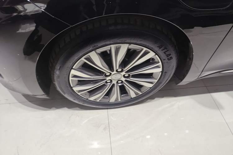 Used Hongqi E-QM5 2024 560km PLUS Exterior 4