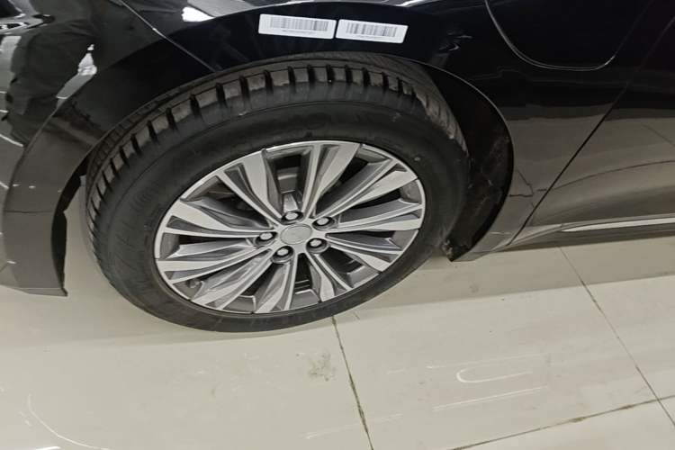 Used Hongqi E-QM5 2024 450km Range Commuter Version Exterior 4