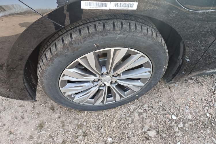 Used Hongqi E-QM5 2024 500km Range Edition Exterior 4