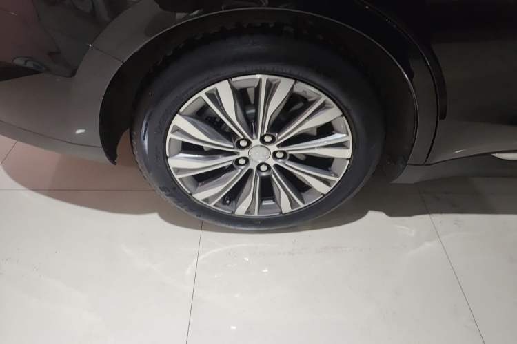 Used Hongqi E-QM5 2024 560km PLUS Exterior 5