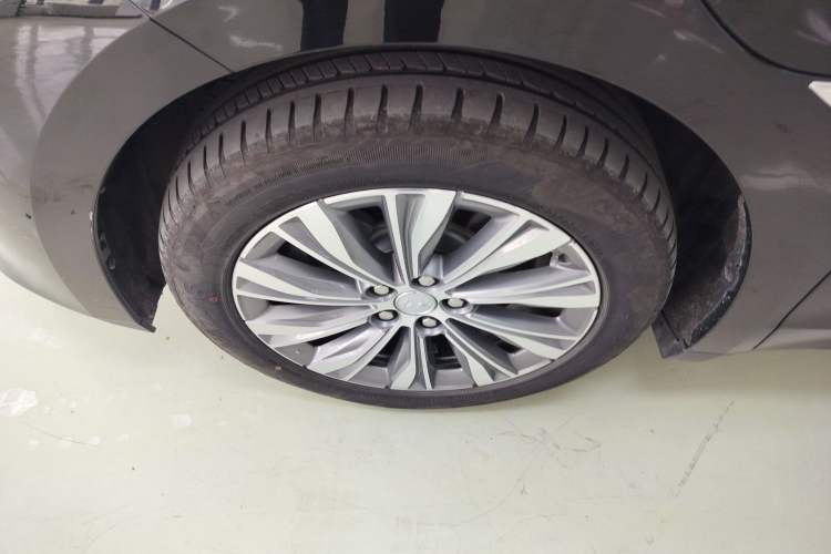 Used Hongqi E-QM5 2024 610 km PLUS Exterior 7