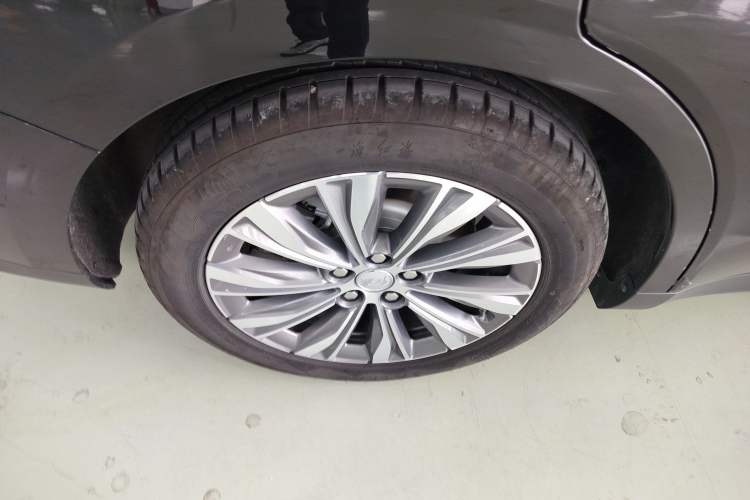 Used Hongqi E-QM5 2024 610 km PLUS Exterior 8