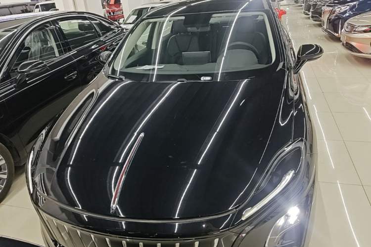 Used Hongqi E-QM5 2024 450km Range Commuter Version Front