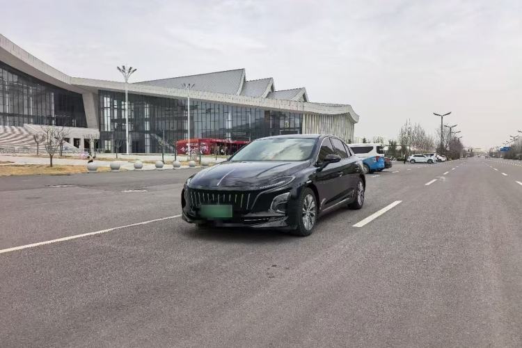 Used Hongqi E-QM5 2024 610 km PLUS Front Left 45 Deg