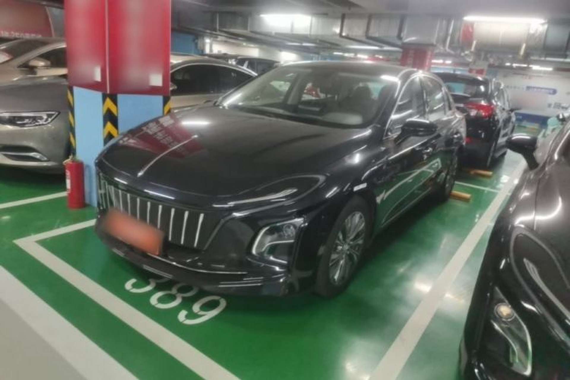 Used Hongqi E-QM5 2024 500km Range Edition Front Left 45 Deg