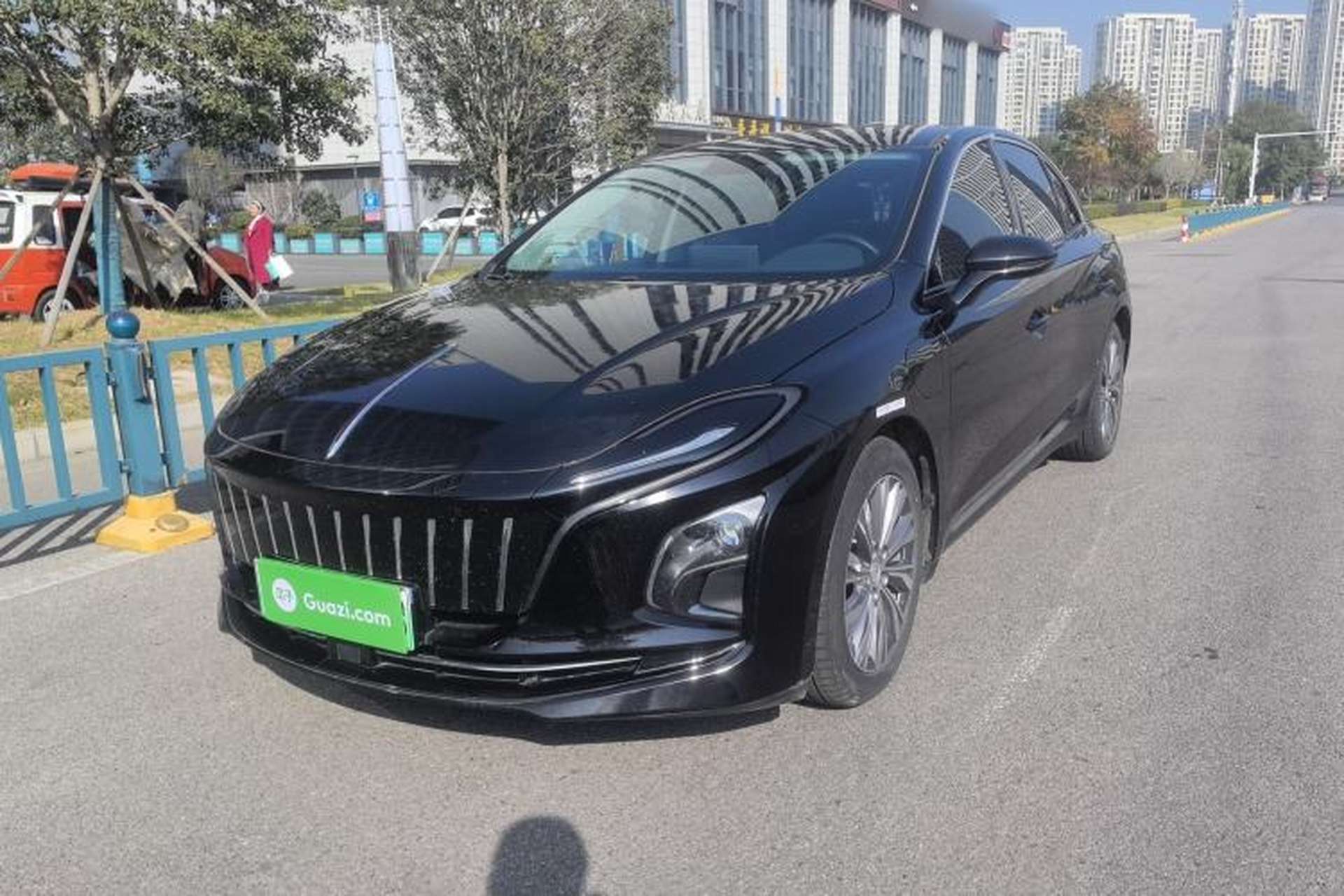 Used Hongqi E-QM5 2024 560km PLUS Front Left 45 Deg