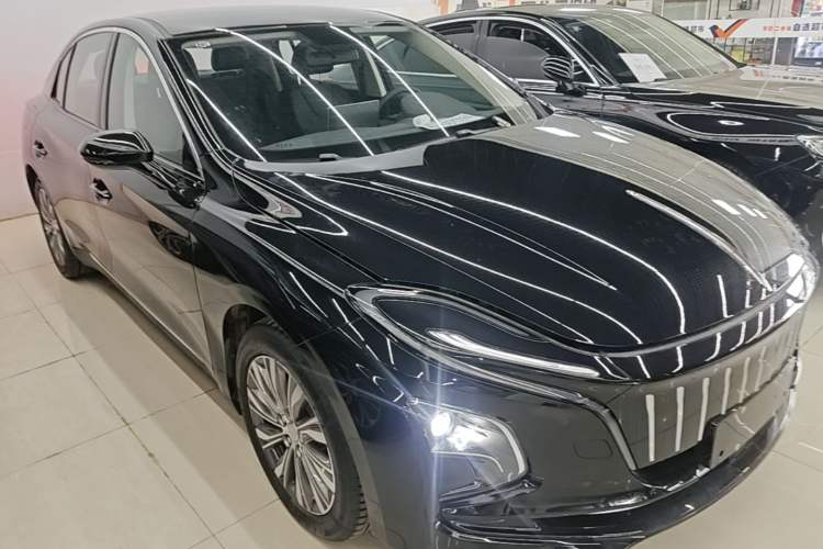 Used Hongqi E-QM5 2024 450km Range Commuter Version Front Right 45 Deg
