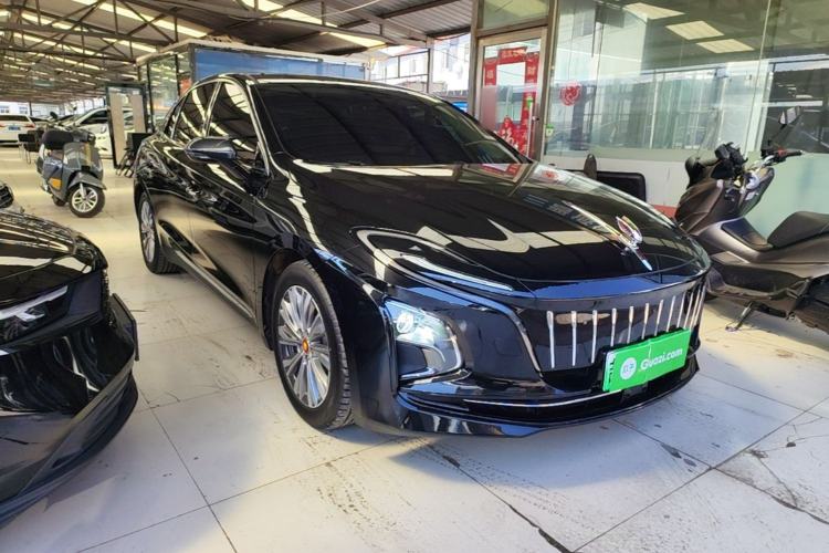 Used Hongqi E-QM5 2024 610 km PLUS Front Right 45 Deg