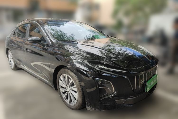 Used Hongqi E-QM5 2024 610 km PLUS Front Right 45 Deg