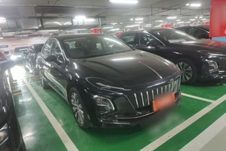 Used Hongqi E-QM5 2024 500km Range Edition Front Right 45 Deg