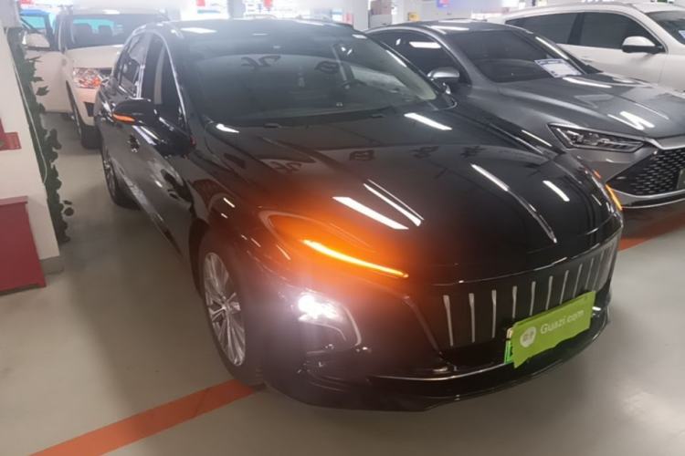 Used Hongqi E-QM5 2024 610 km PLUS Front Right 45 Deg