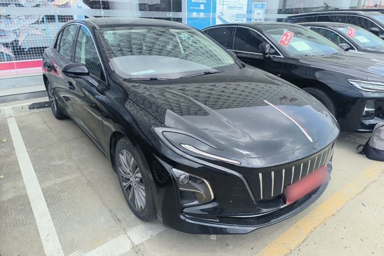 Used Hongqi E-QM5 2024 560km PLUS Front Right 45 Deg