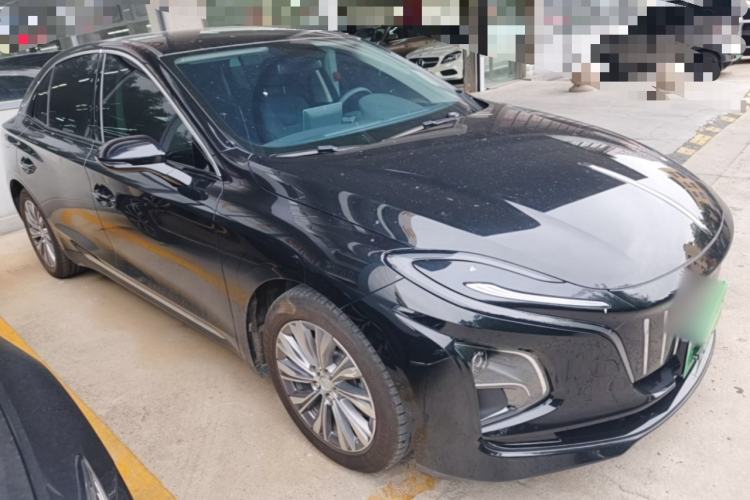 Used Hongqi E-QM5 2024 500km Range Edition Front Right 45 Deg