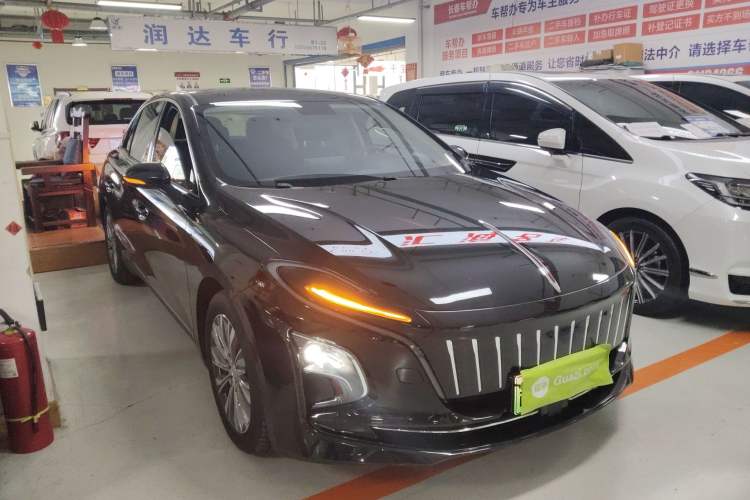 Used Hongqi E-QM5 2024 560km PLUS Front Right 45 Deg