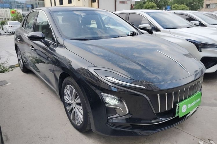 Used Hongqi E-QM5 2024 500km Range Edition Front Right 45 Deg