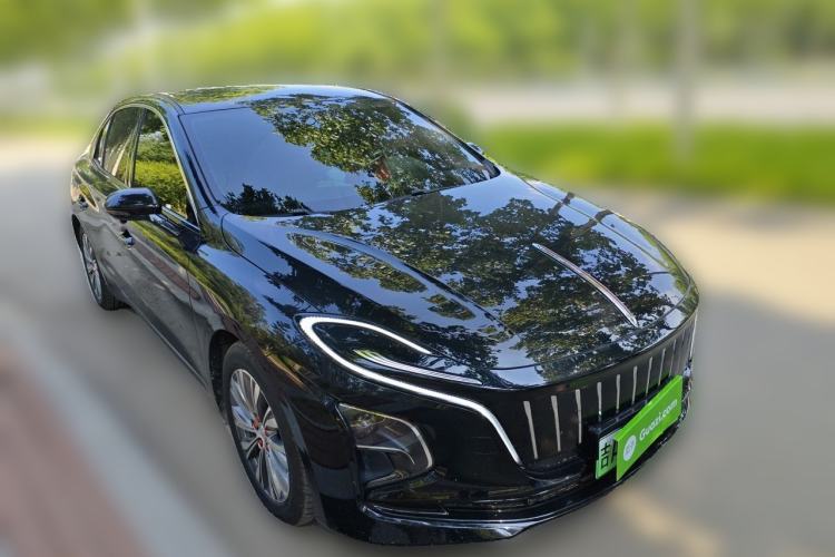 Used Hongqi E-QM5 2024 610 km PLUS Front Right 45 Deg