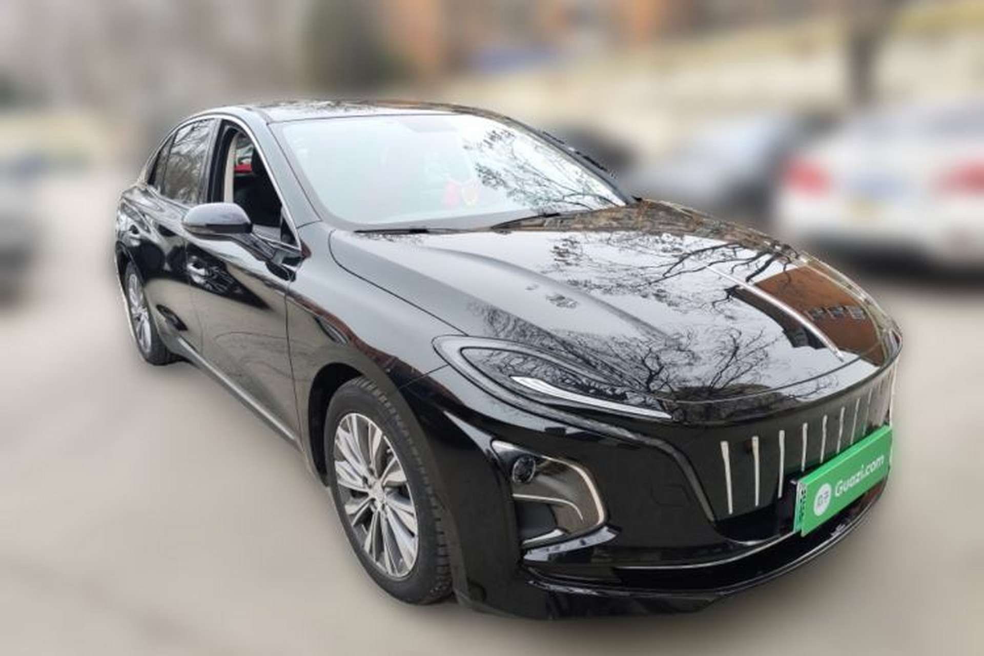 Used Hongqi E-QM5 2024 560km PLUS Front Right 45 Deg