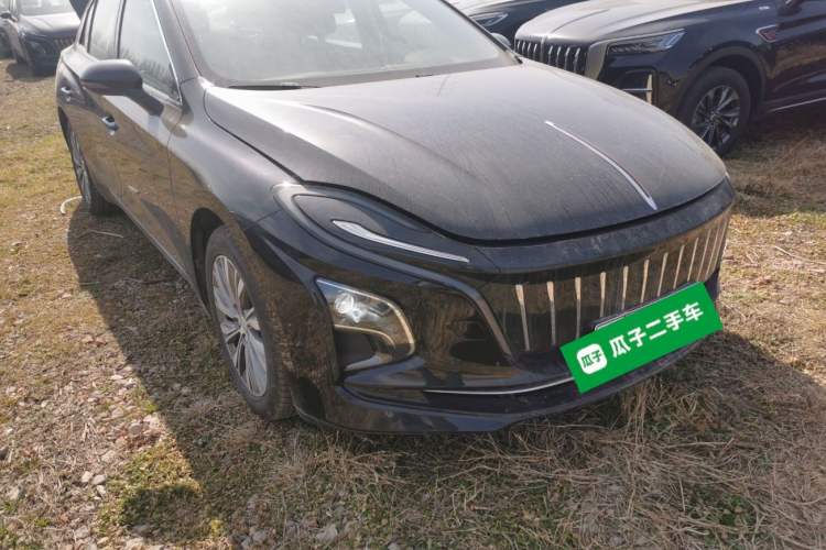 Used Hongqi E-QM5 2024 500km Range Edition Front Right 45 Deg