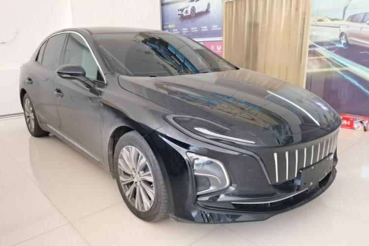 Used Hongqi E-QM5 2024 610 km PLUS Front Right 45 Deg