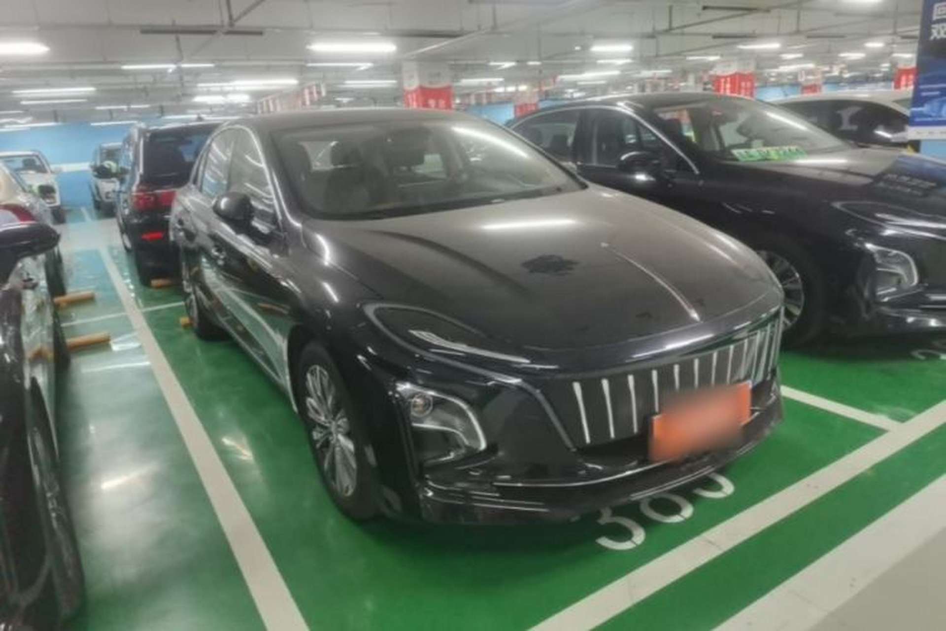 Used Hongqi E-QM5 2024 500km Range Edition Front Right 45 Deg