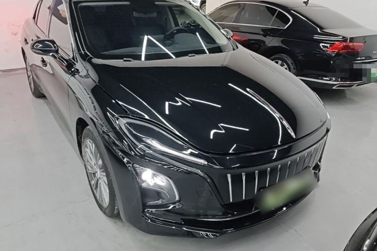 Used Hongqi E-QM5 2024 500km Range Edition Front Right 45 Deg