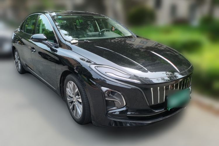 Used Hongqi E-QM5 2024 610 km PLUS Front Right 45 Deg
