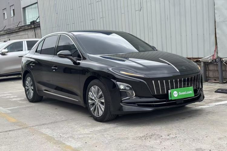 Used Hongqi E-QM5 2024 500km Range Edition Front Right 45 Deg