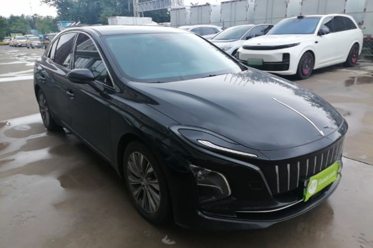 Used Hongqi E-QM5 2024 610 km PLUS Front Right 45 Deg