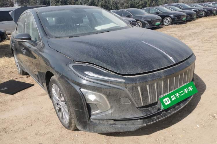 Used Hongqi E-QM5 2024 500km Range Edition Front Right 45 Deg