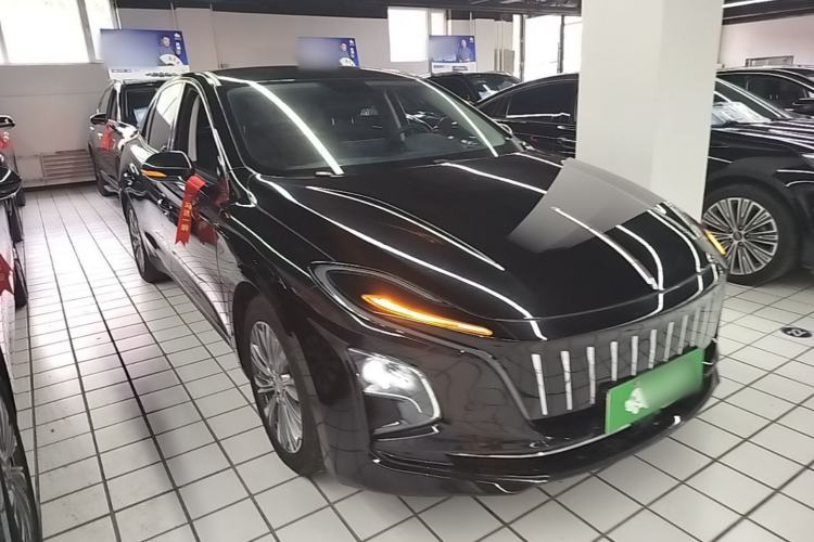 Used Hongqi E-QM5 2024 560km PLUS Front Right 45 Deg