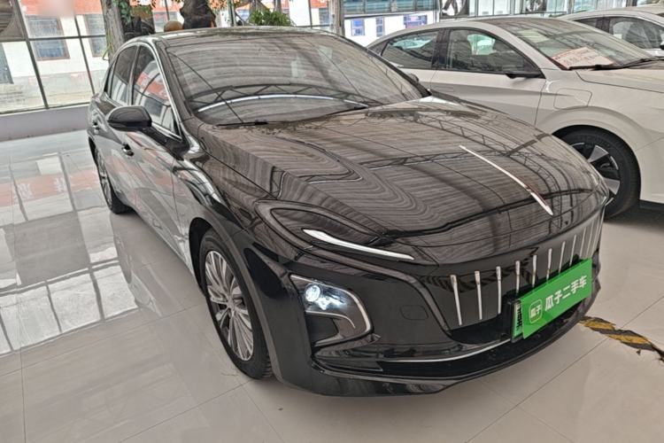 Used Hongqi E-QM5 2024 610 km PLUS Front Right 45 Deg