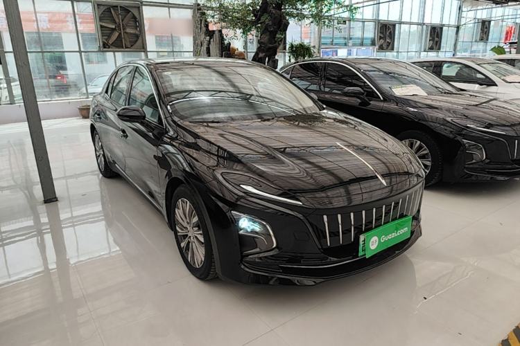 Used Hongqi E-QM5 2024 560km PLUS Front Right 45 Deg
