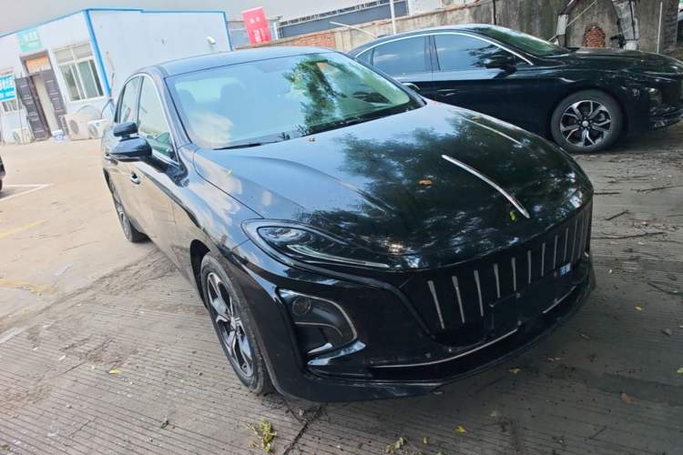 Used Hongqi E-QM5 2024 450km Range Commuter Version Front Right 45 Deg
