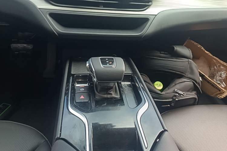 Used Hongqi E-QM5 2024 610 km PLUS Gear Lever