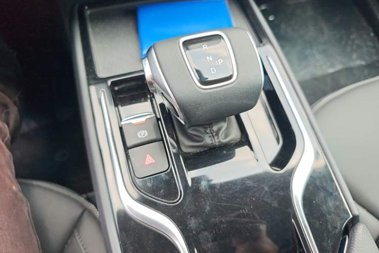 Used Hongqi E-QM5 2024 450km Range Commuter Version Gear Lever