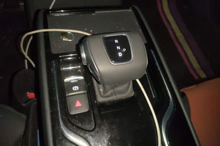 Used Hongqi E-QM5 2024 450km Range Commuter Version Gear Lever
