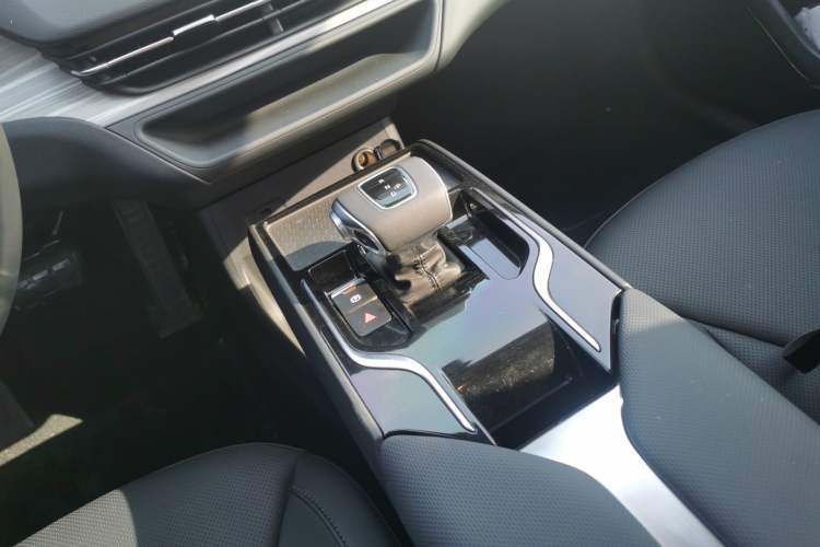 Used Hongqi E-QM5 2024 500km Range Edition Gear Lever