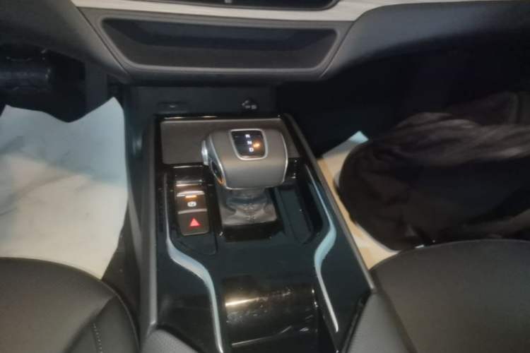 Used Hongqi E-QM5 2024 500km Range Edition Gear Lever
