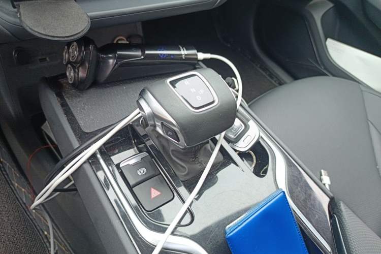 Used Hongqi E-QM5 2024 450km Range Commuter Version Gear Lever